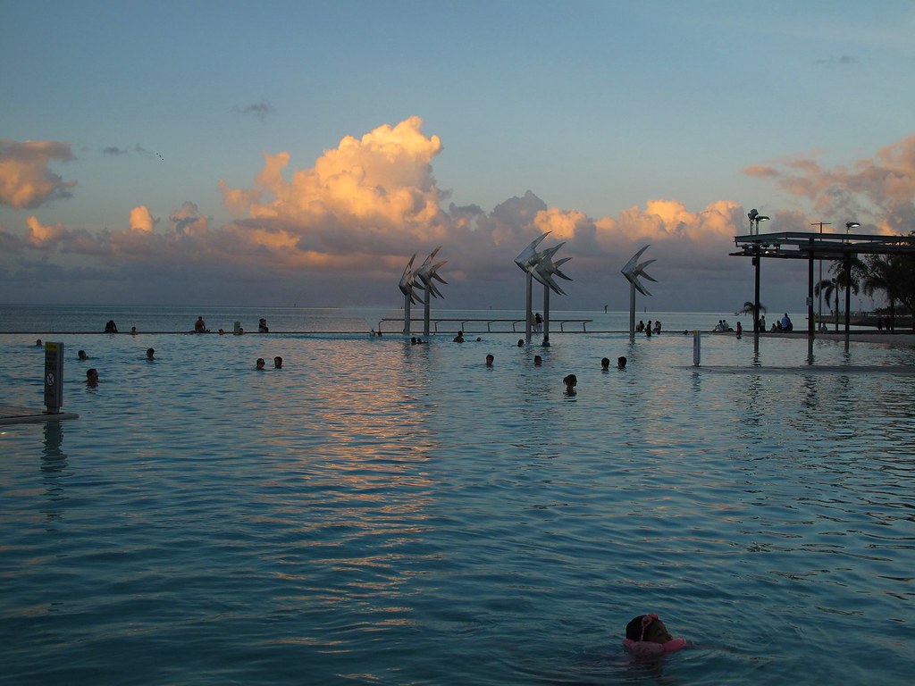✈️ Day 3: Fly to Cairns — Esplanade Evening