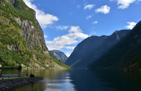 ⛴️ Day 4: Nærøyfjord Cruise → Bergen