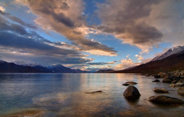 🌅 Day 6: Pangong Sunrise → Leh